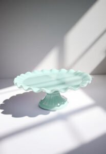 Martha Stewart cake stand: what to know before buying